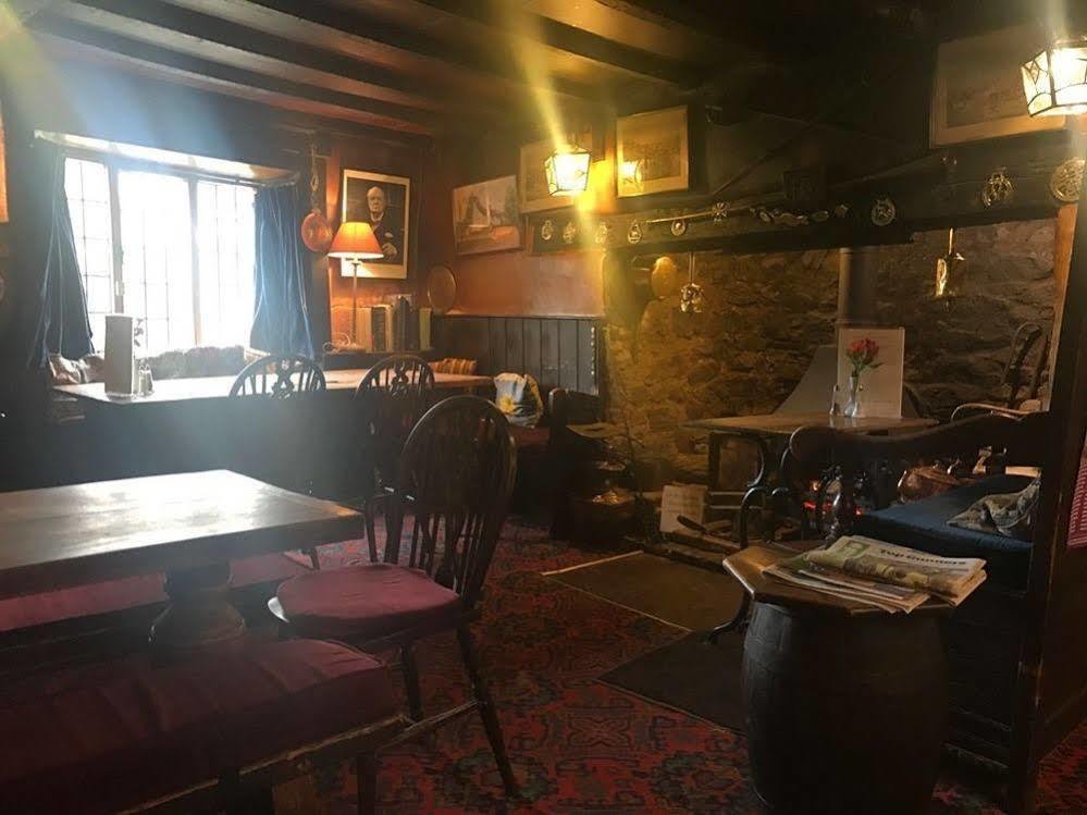 The Nobody Inn Christow Екстериор снимка