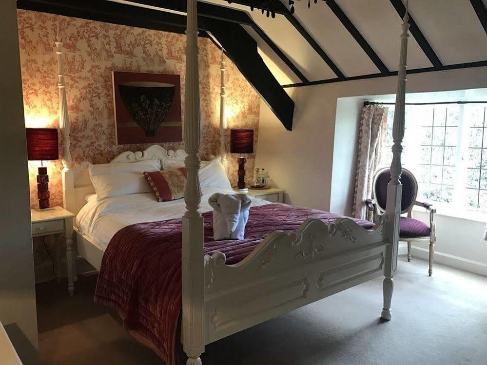 The Nobody Inn Christow Екстериор снимка