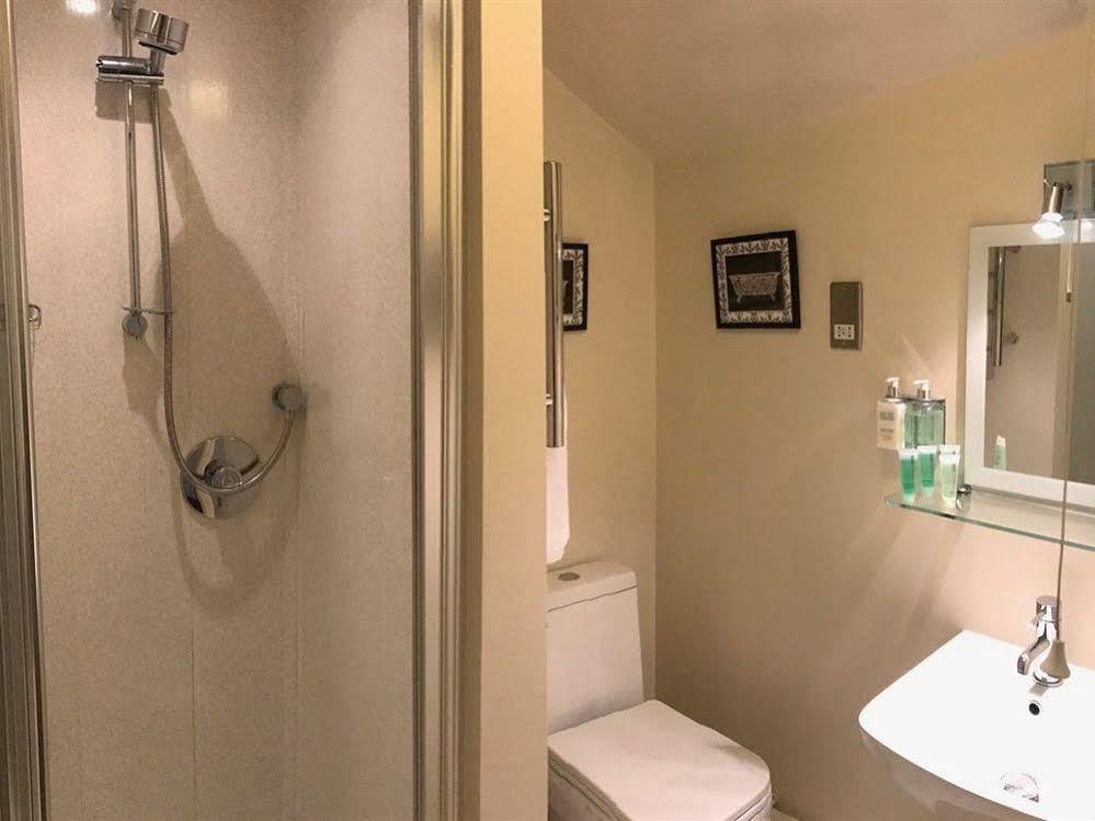 The Nobody Inn Christow Екстериор снимка